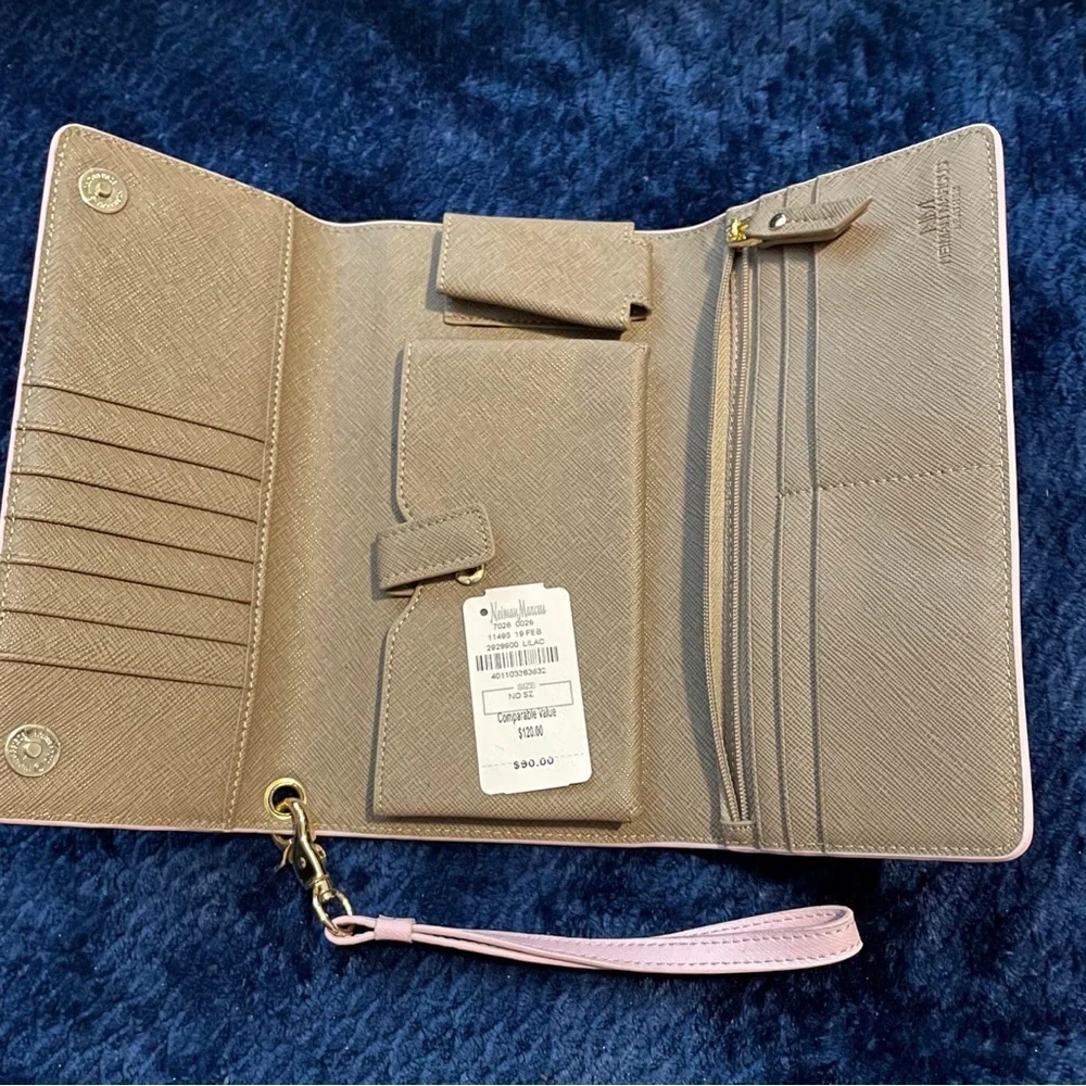 NWT Neiman Marcus Women's Magnetic Folding Clutch Bag Wristlet Wallet